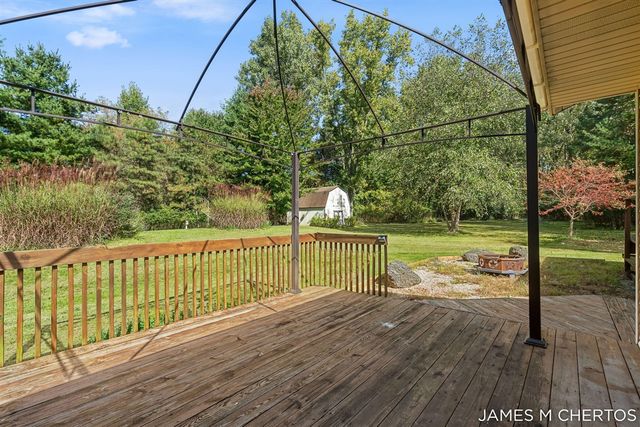 8283 Deer Valley Drive, Alto, MI 49302