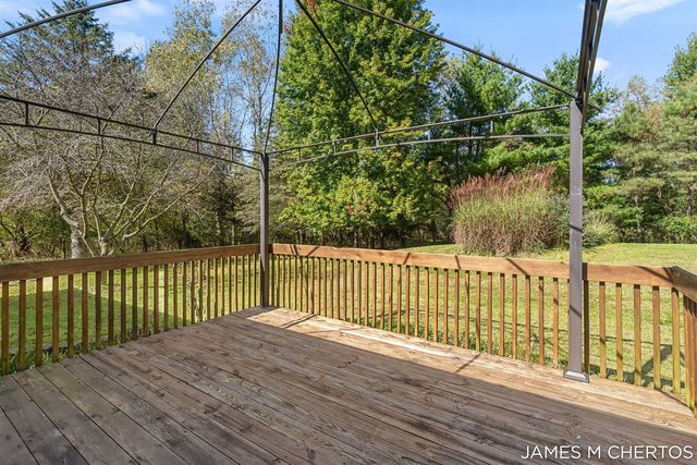 8283 Deer Valley Drive, Alto, MI 49302