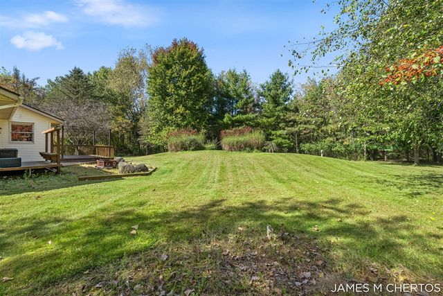 8283 Deer Valley Drive, Alto, MI 49302