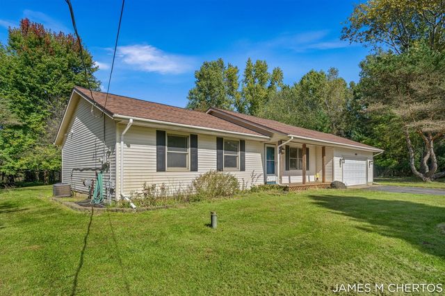 8283 Deer Valley Drive, Alto, MI 49302