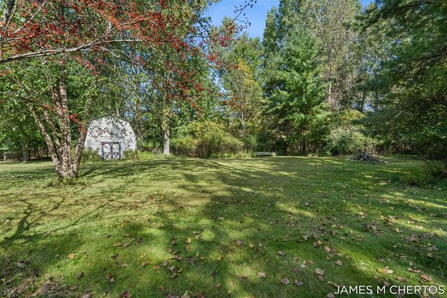 8283 Deer Valley Drive, Alto, MI 49302