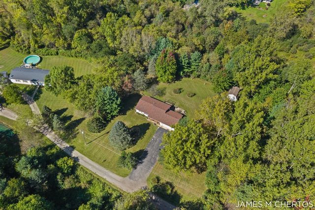 8283 Deer Valley Drive, Alto, MI 49302