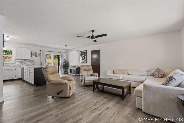 8283 Deer Valley Drive, Alto, MI 49302