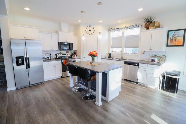 3521 Alexander Avenue, Holmen, WI 54636