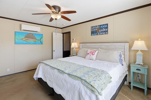 543 Hickory Ave, Rockport, TX 78382