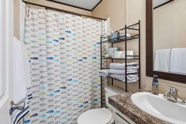 543 Hickory Ave, Rockport, TX 78382