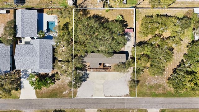 543 Hickory Ave, Rockport, TX 78382