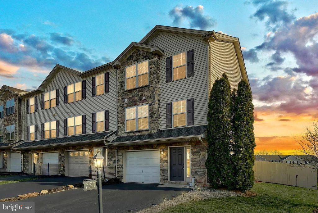 750 RACHEL DR, York, PA 17404