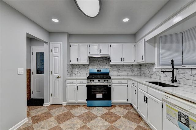 1122 Realm Lane, Lawrenceville, GA 30044