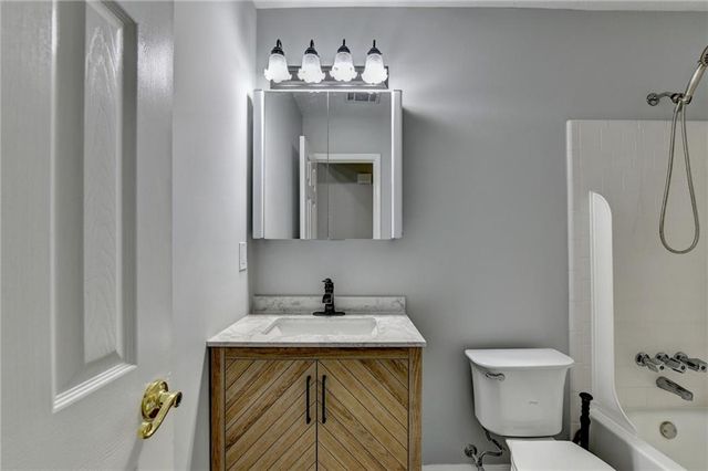 1122 Realm Lane, Lawrenceville, GA 30044