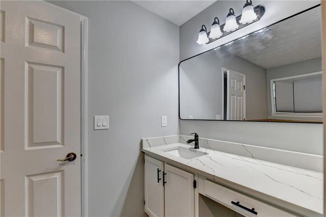 1122 Realm Lane, Lawrenceville, GA 30044