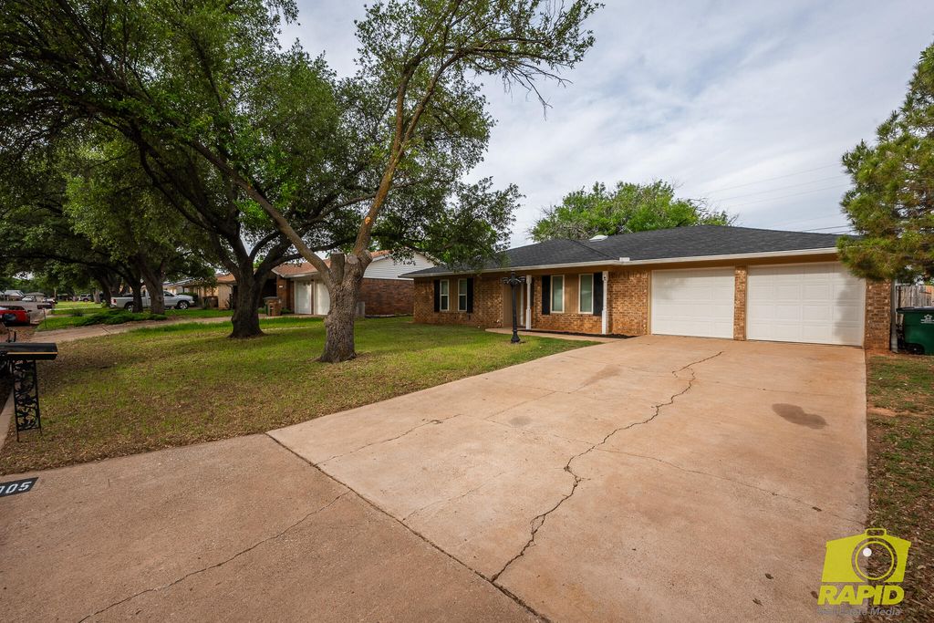 Image 3 of property listing at 3005 Bluebonnet Lane, San Angelo, TX 76904