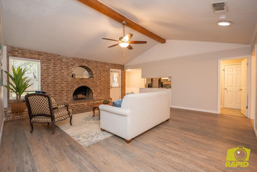 Image 7 of property listing at 3005 Bluebonnet Lane, San Angelo, TX 76904