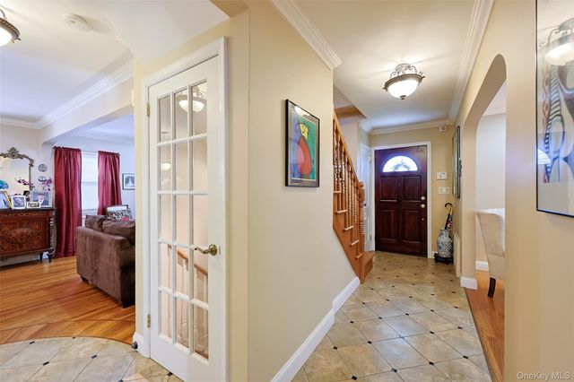42 Beechwood Lane, North New Hyde Park, NY 11040