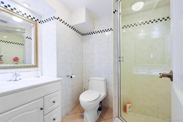 42 Beechwood Lane, North New Hyde Park, NY 11040