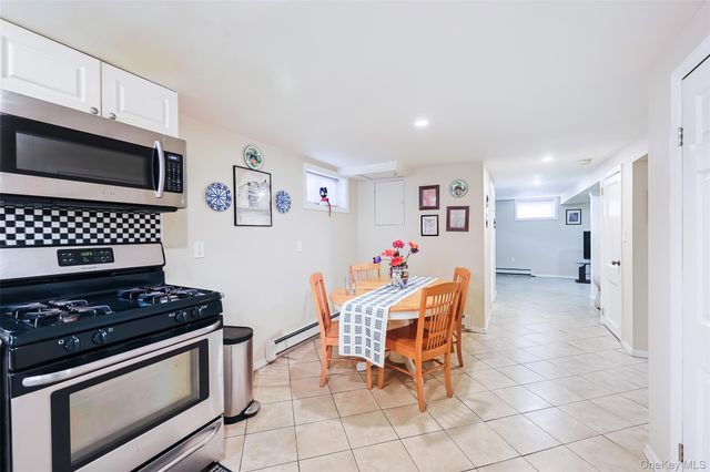 42 Beechwood Lane, North New Hyde Park, NY 11040