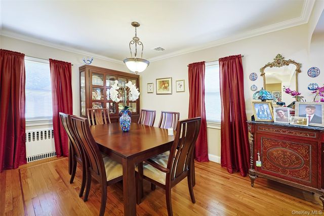 42 Beechwood Lane, North New Hyde Park, NY 11040
