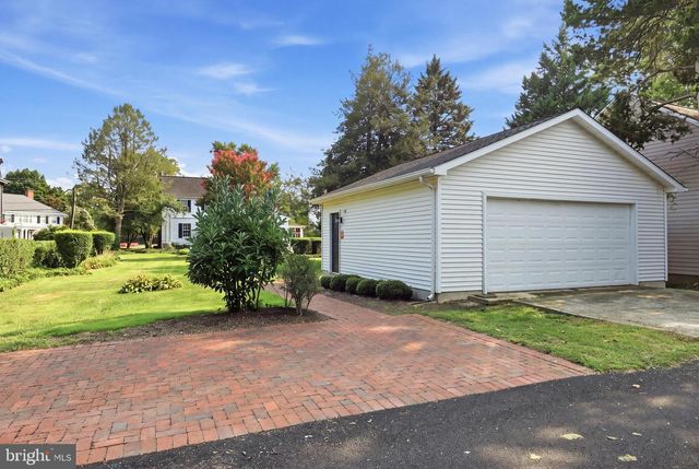 109 E DIVISION ST, Dover, DE 19901