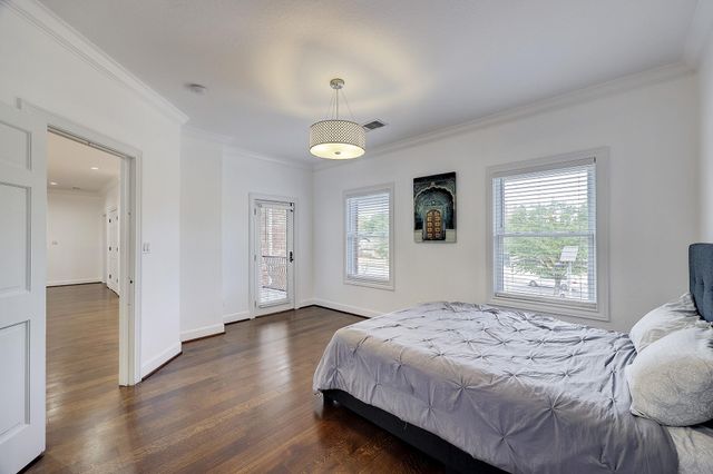 6213 San Felipe Street, Houston, TX 77057