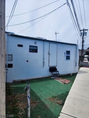29 Poplar Street, Lodi Boro, NJ 07644