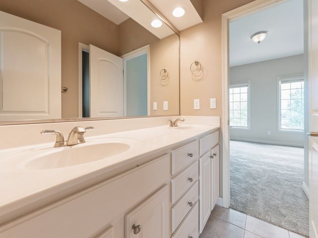 2705 147th Street, Urbandale, IA 50323