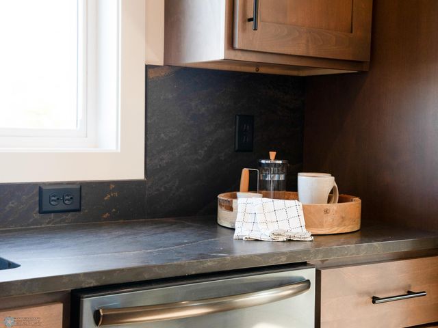 3606 Decorah Way S, Fargo, ND 58104