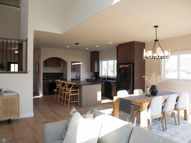 3606 Decorah Way S, Fargo, ND 58104