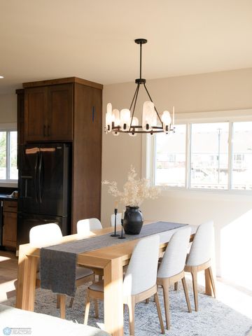 3606 Decorah Way S, Fargo, ND 58104