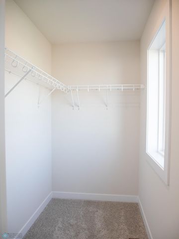 3606 Decorah Way S, Fargo, ND 58104