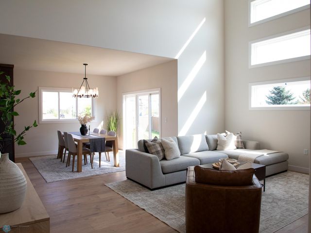 3606 Decorah Way S, Fargo, ND 58104