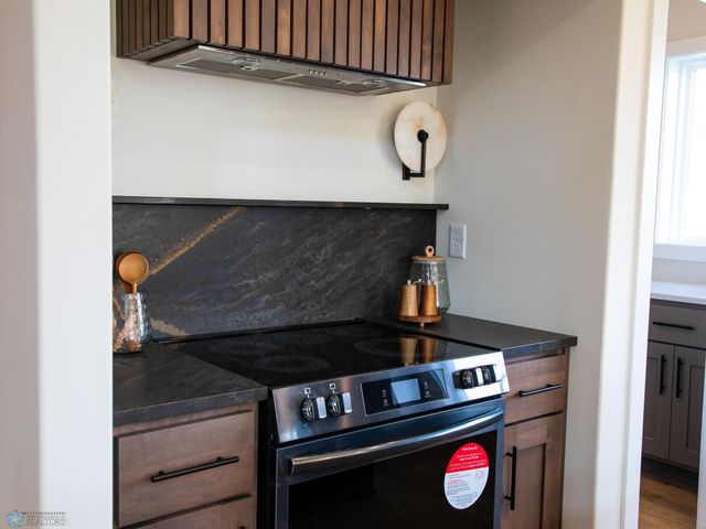 3606 Decorah Way S, Fargo, ND 58104