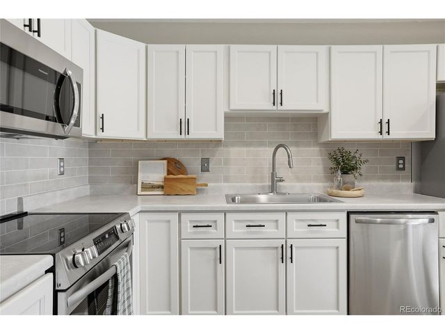 2301 E Fremont Ave S-S10, Centennial, CO 80122