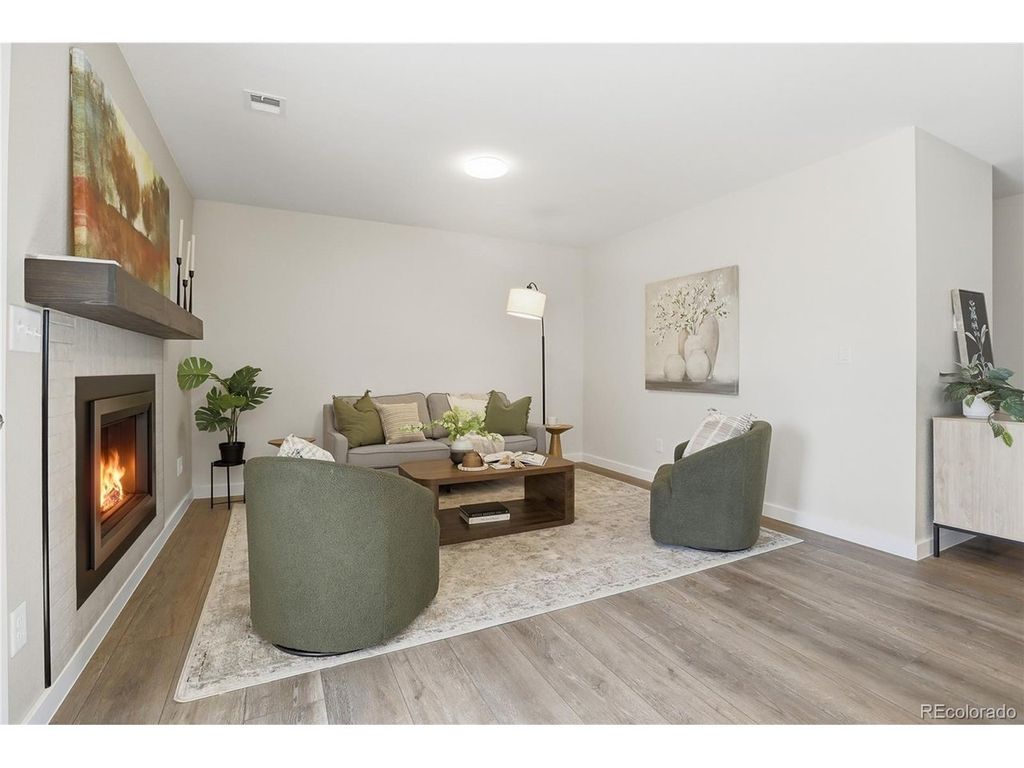 2301 E Fremont Ave S-S10, Centennial, CO 80122