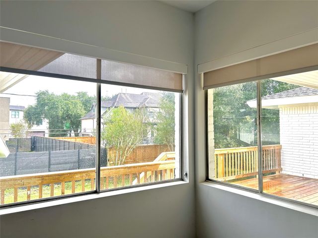 4910 Heatherglen Drive, Houston, TX 77096