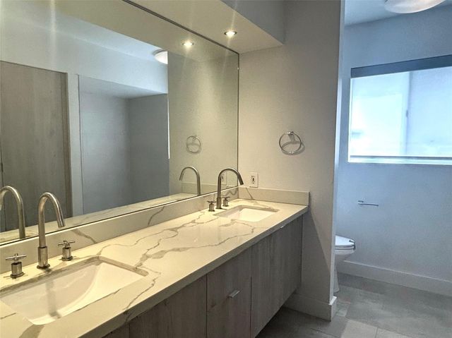 4910 Heatherglen Drive, Houston, TX 77096