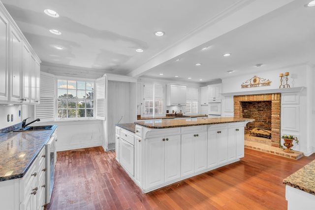 1112 Franklin Rd, Brentwood, TN 37027