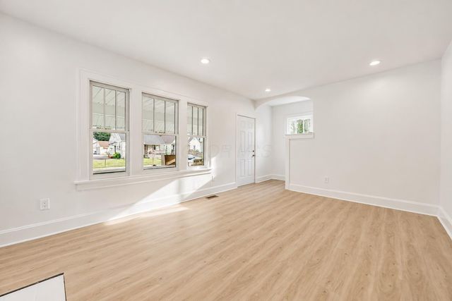 1465 Genessee Avenue, Columbus, OH 43211