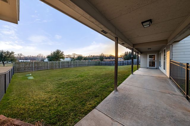 2801 County Road 1600, Alba, TX 75410