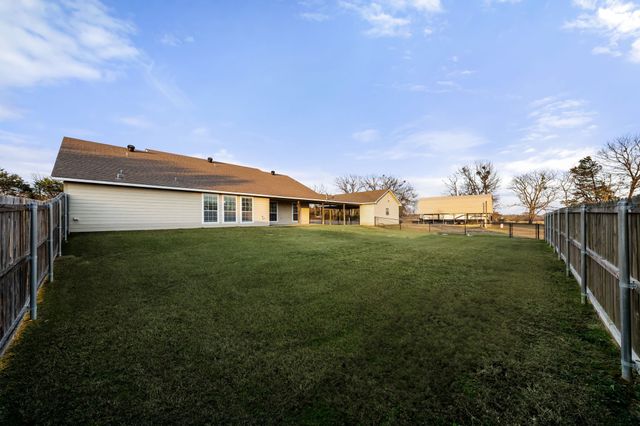 2801 County Road 1600, Alba, TX 75410