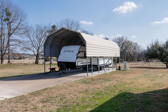 2801 County Road 1600, Alba, TX 75410