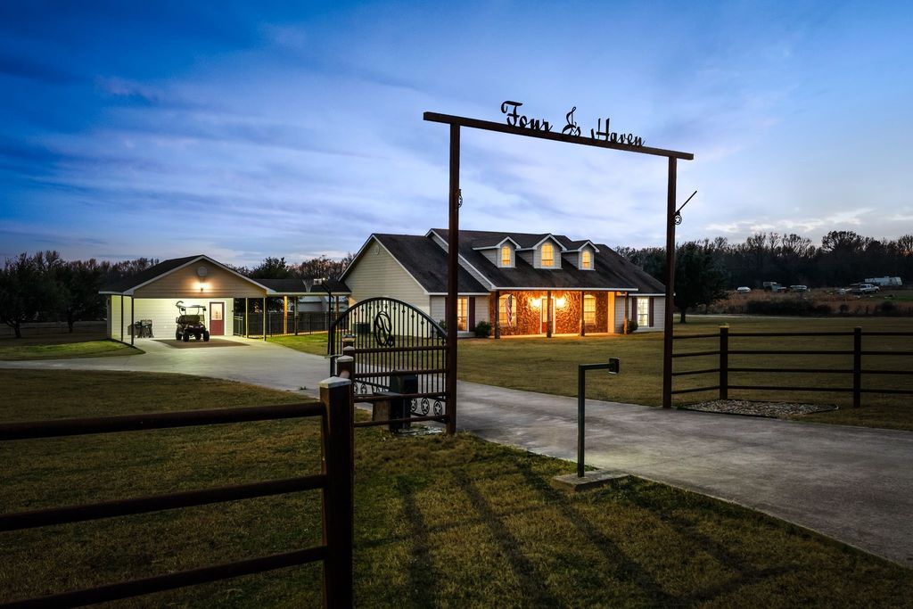 2801 County Road 1600, Alba, TX 75410