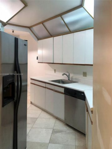 3610 Yacht Club Dr 312, Aventura, FL 33180