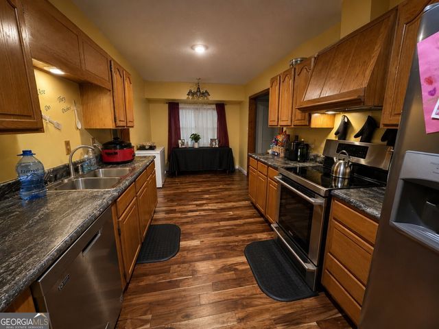 30 Price Drive, Locust Grove, GA 30248