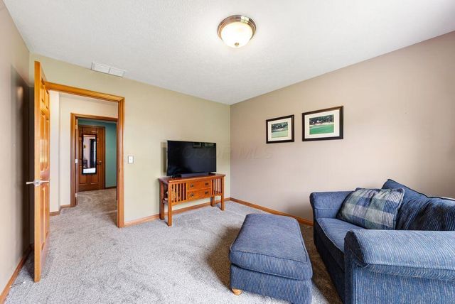 758 Covered Bridge Drive, Delaware, OH 43015