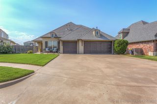 302 W 127th Place S, Jenks, OK 74037