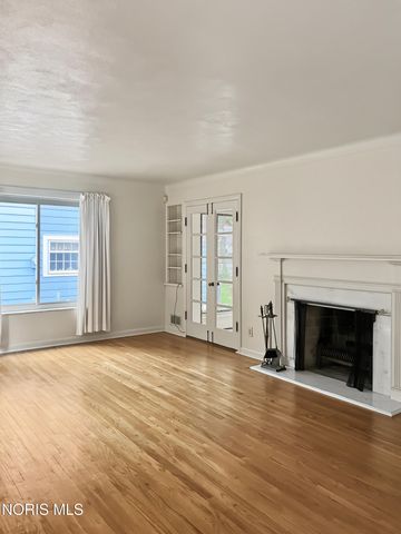 2335 Pemberton Drive, Toledo, OH 43606