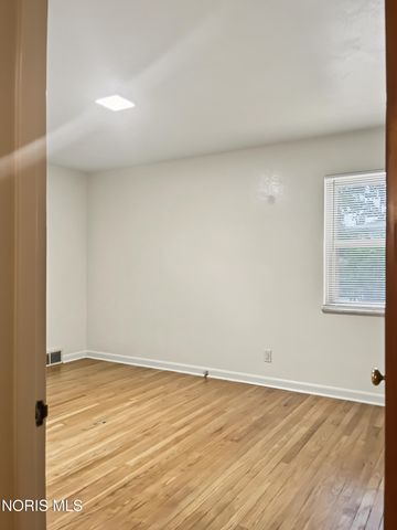 2335 Pemberton Drive, Toledo, OH 43606