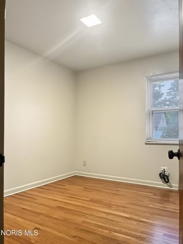 2335 Pemberton Drive, Toledo, OH 43606