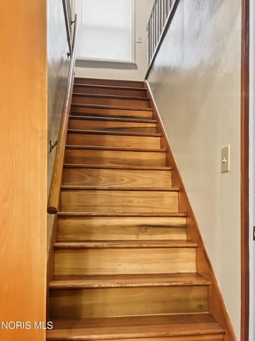 2335 Pemberton Drive, Toledo, OH 43606
