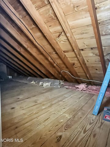 2335 Pemberton Drive, Toledo, OH 43606